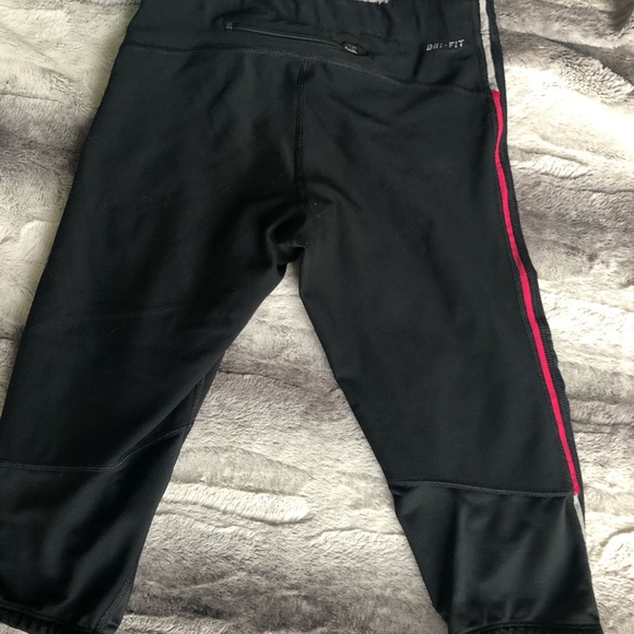 Nike Dri-Fit capris - Picture 2 of 2